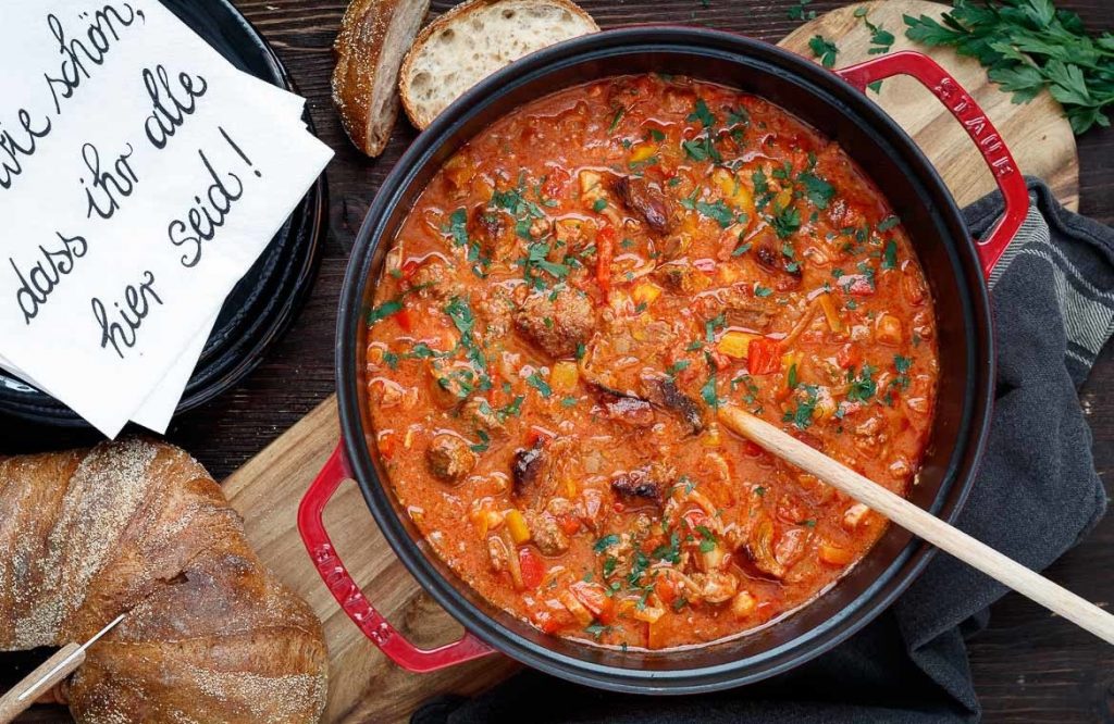 Party Pound Pot For Twelve - A Simple Party Meal - RecipeLabs