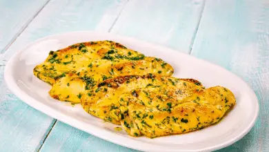 Chicken In A Pan With Garlic And Parsley