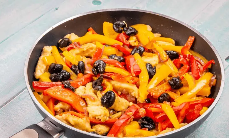 Chicken Strips With Peppers And Black Olives