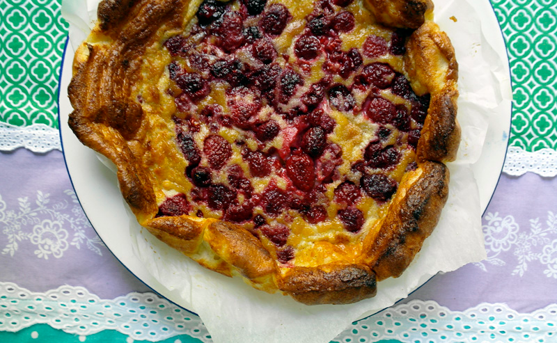 PANCAKE WITH RASPBERRIES