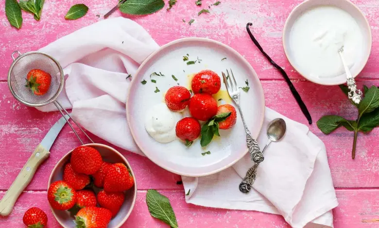 Steamed Strawberries Vanilla Cream