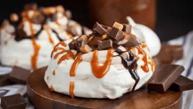 Let Yourself Be Tempted by the Chocolate Pavlova