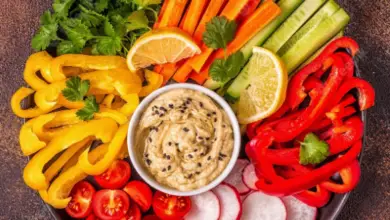 How to Make Hummus with Fresh Vegetables