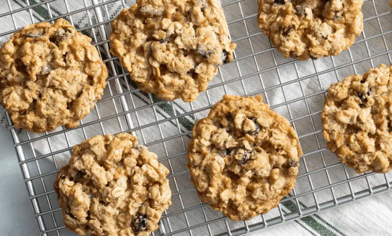Delicious and Easy Oatmeal Raisin Cookies Recipe