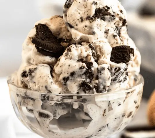 How to Make Perfect Cookies and Cream Ice Cream at Home