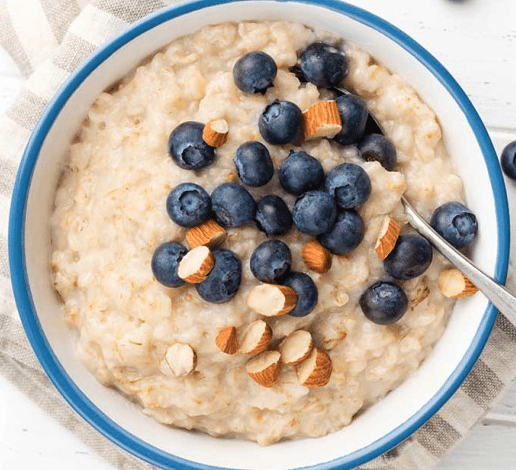 Oats with Berries and Almonds Recipe: A Delicious and Nutritious Breakfast Option