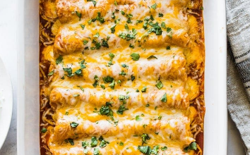 Spice Up Your Dinner with this Delicious Chicken Enchiladas Recipe